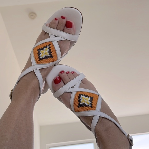 Anthropologie NWT laidback London hand  beaded Vacay all day Flat Sandal happy☀️ - Picture 5 of 9